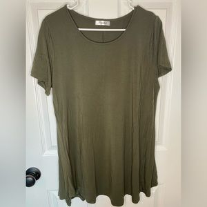2/$10 Women’s Olive Green XL Tunic